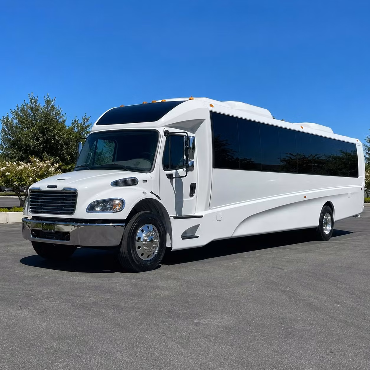 el paso 28 passenger minibus rental