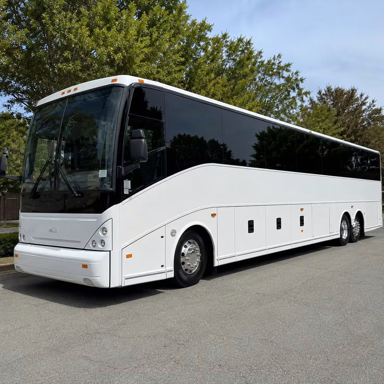 shuttle your fort bliss workforce and defense contractors with reliable el paso employee transportation